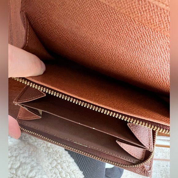 Authentic Louis Vuitton Monogram Wallet - Picture 14 of 17